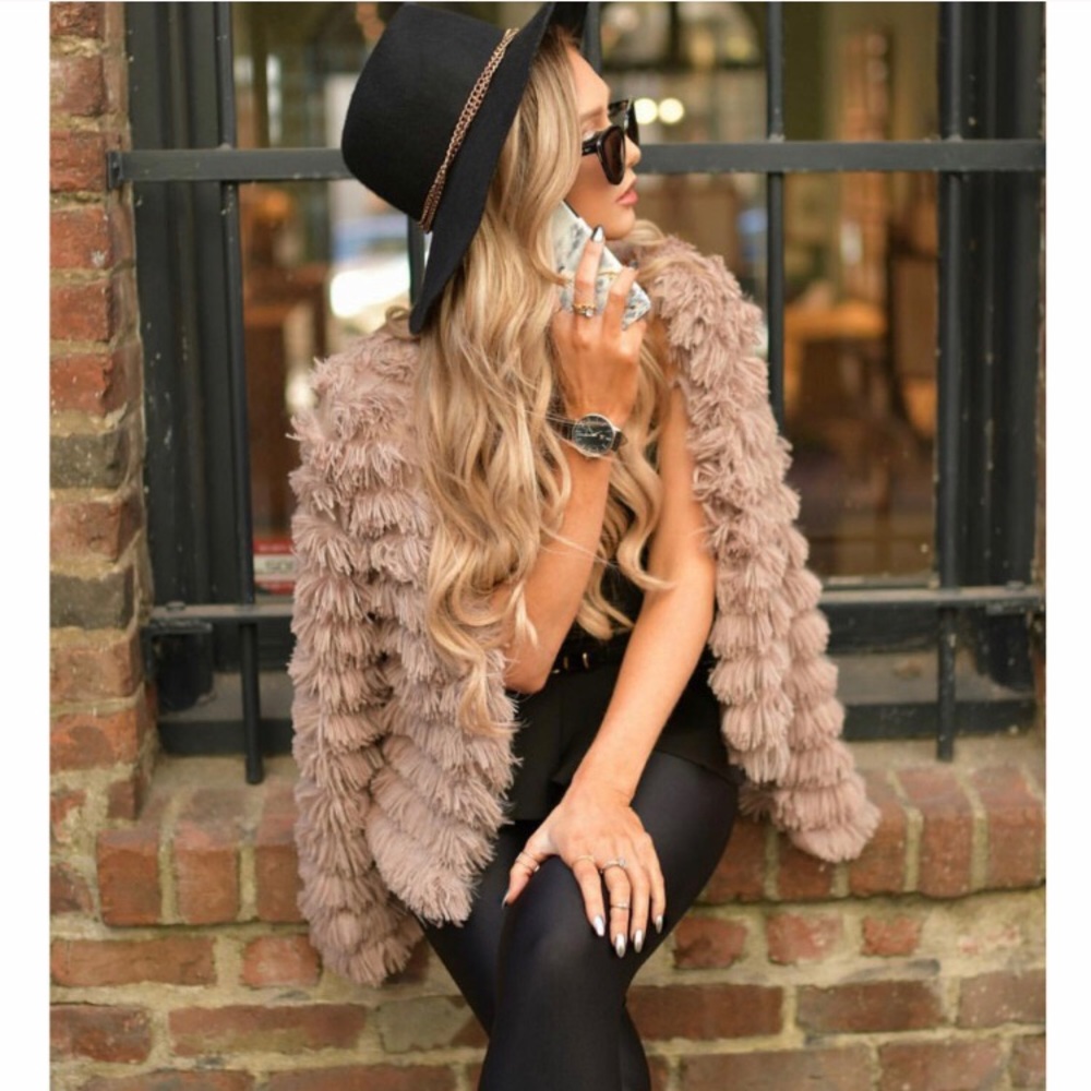 For Spring! Feathery  jacket in taupe. - Picture 4 of 8